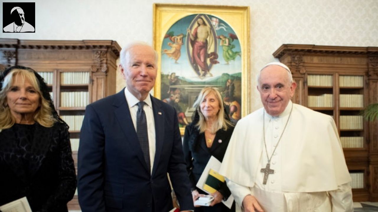 Joe Biden Awards the Pope the Presidential Medal of Freedom popenews.org